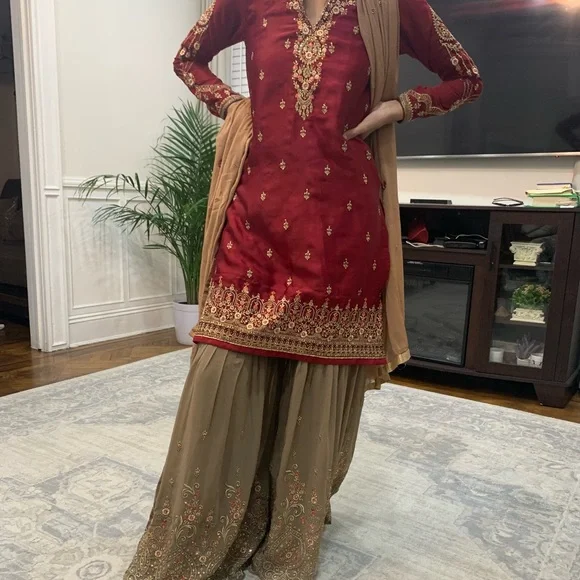 Fancy Pakistani Embellished Gharara Wedding Indian Party Wear Shalwar Kameez - Picture 9 of 11